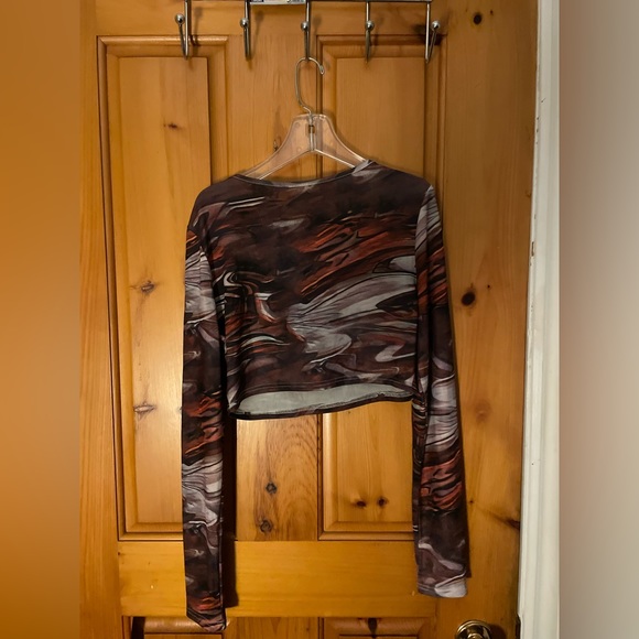 Long sleeve crop top, jumpsuit, pants and tracksuits. - Picture 9 of 12